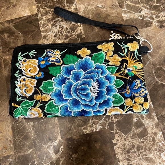 Floral embroidered zip wallet - Picture 3 of 10